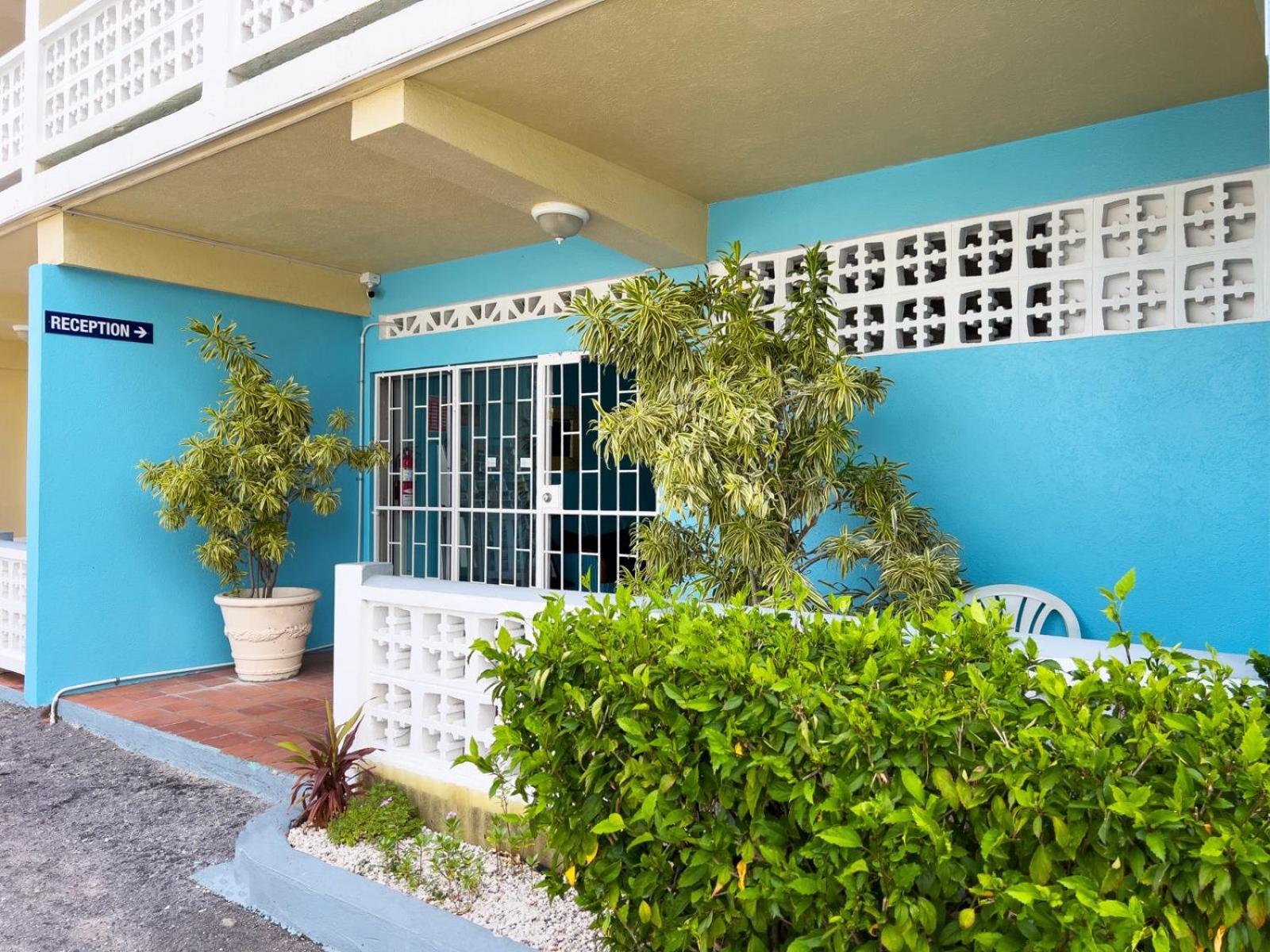 Melrose Beach Apartments Inc Bridgetown Bagian luar foto
