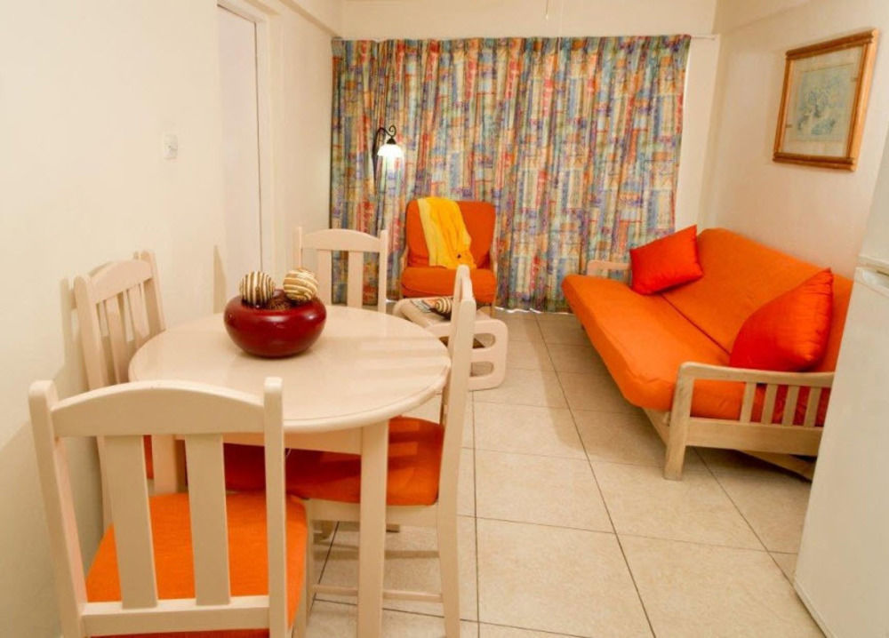 Melrose Beach Apartments Inc Bridgetown Bagian luar foto