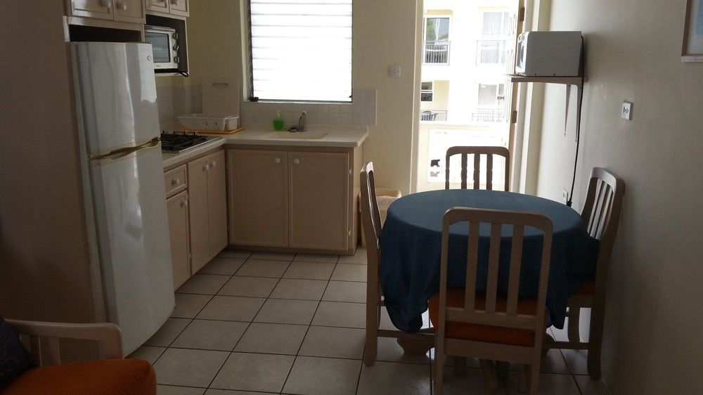 Melrose Beach Apartments Inc Bridgetown Bagian luar foto