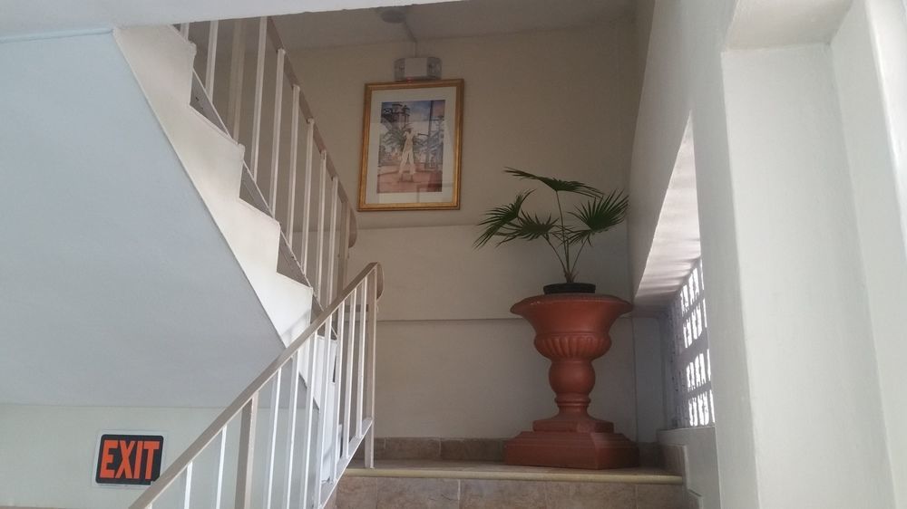 Melrose Beach Apartments Inc Bridgetown Bagian luar foto